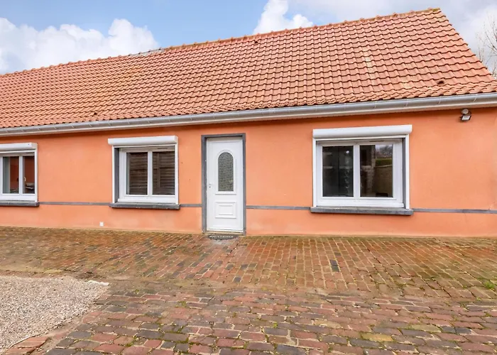 Semesterbostad Lovely In With Wifi Ledinghem